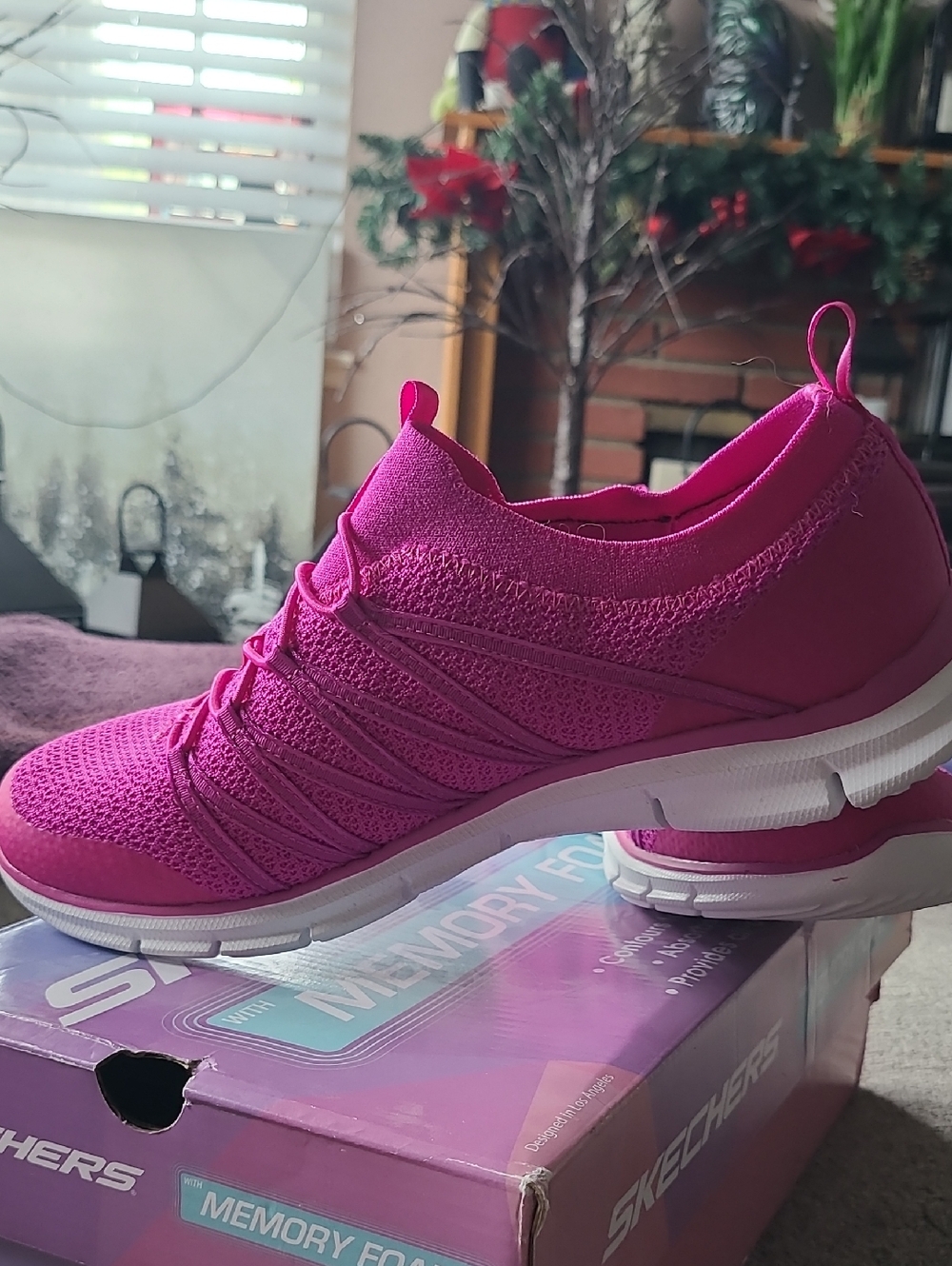 Skechers Women's Hot Pink Knit Slip-On Sneakers Size 9 - Picture 5 of 11
